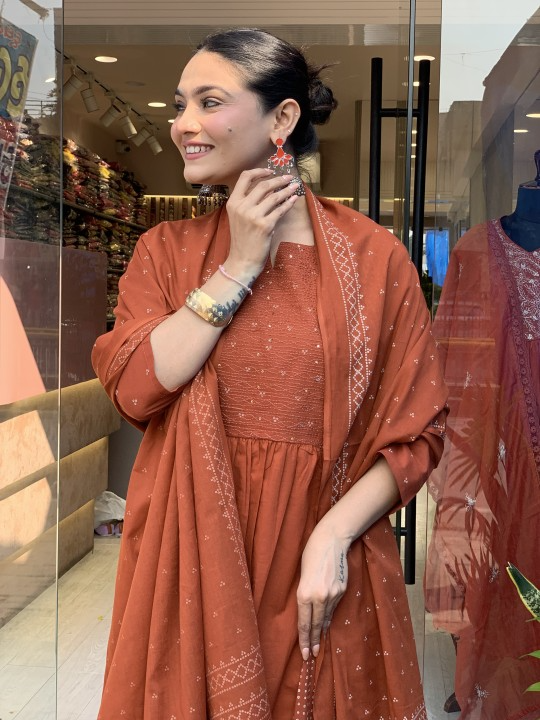 Rust Mellows Voluminous Cotton Kurta Pant & Dupatta