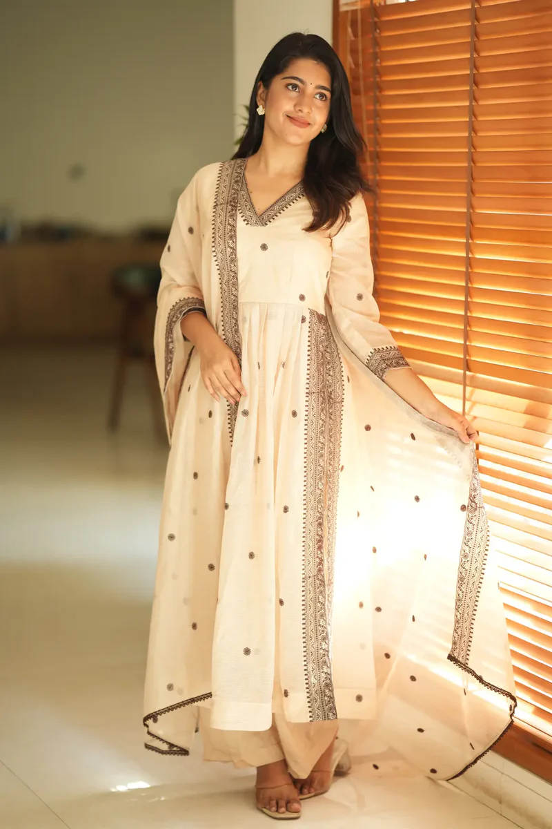 Vanila Kota Doria Embroidered Nyra Cut Kurta Suit Set