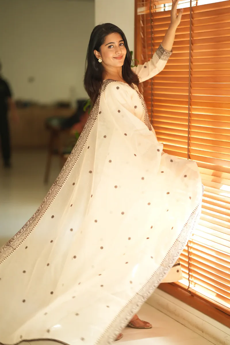 Vanila Kota Doria Embroidered Nyra Cut Kurta Suit Set