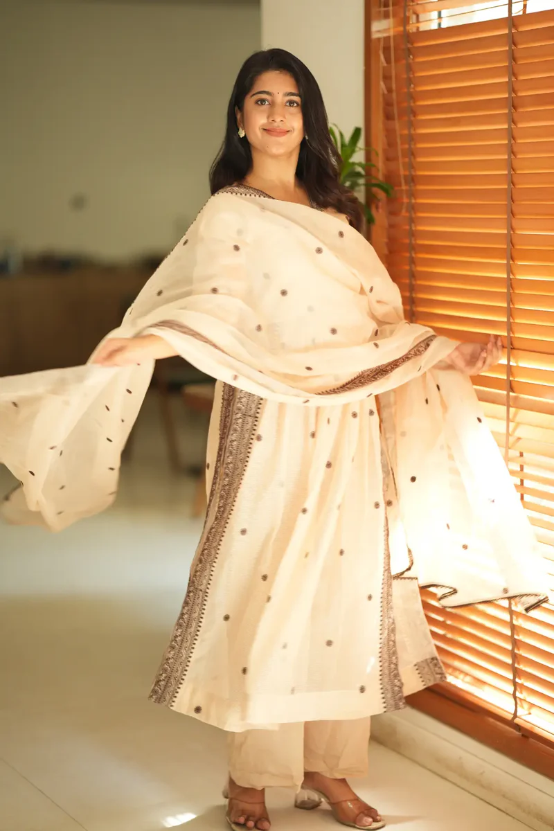 Vanila Kota Doria Embroidered Nyra Cut Kurta Suit Set