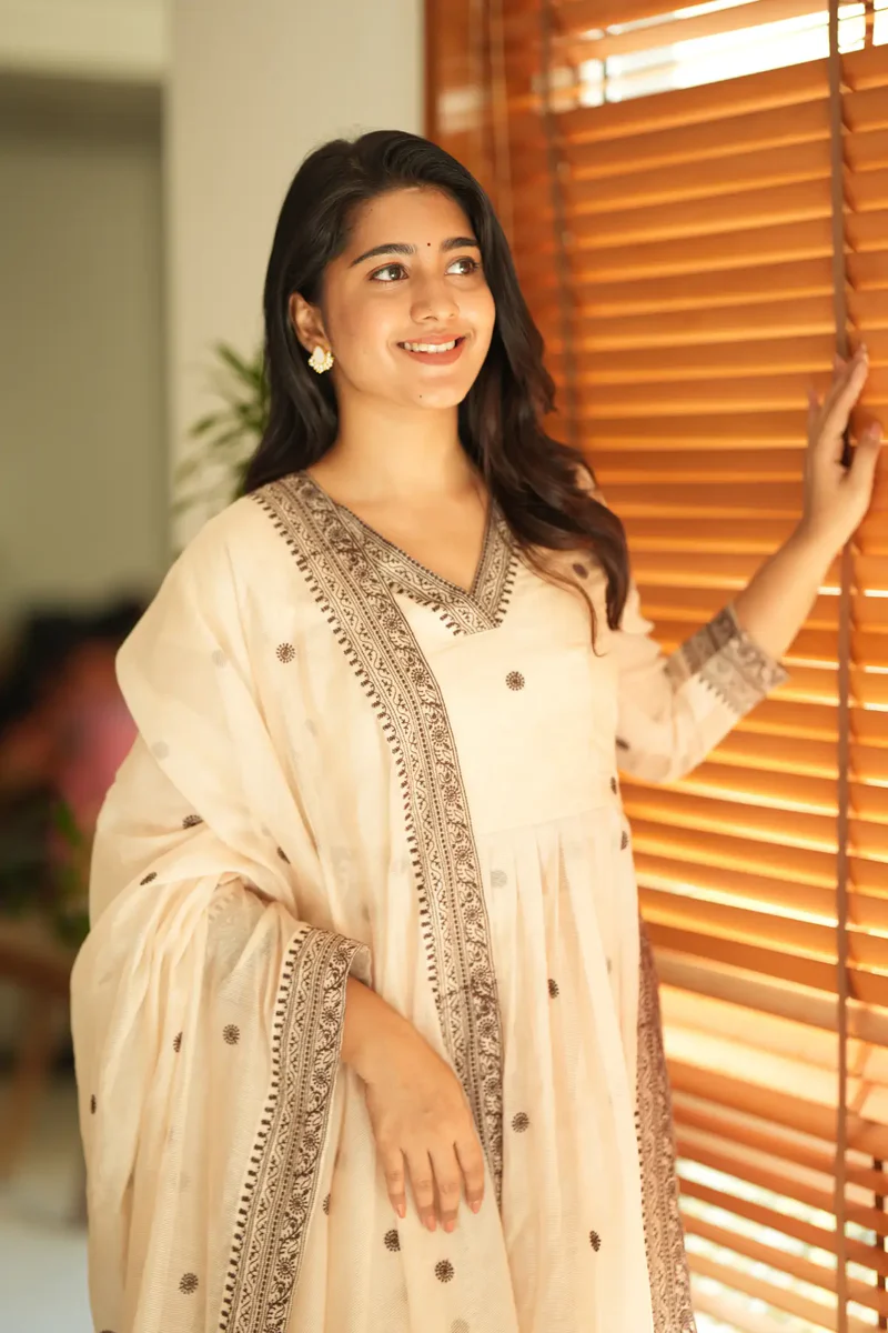 Vanila Kota Doria Embroidered Nyra Cut Kurta Suit Set