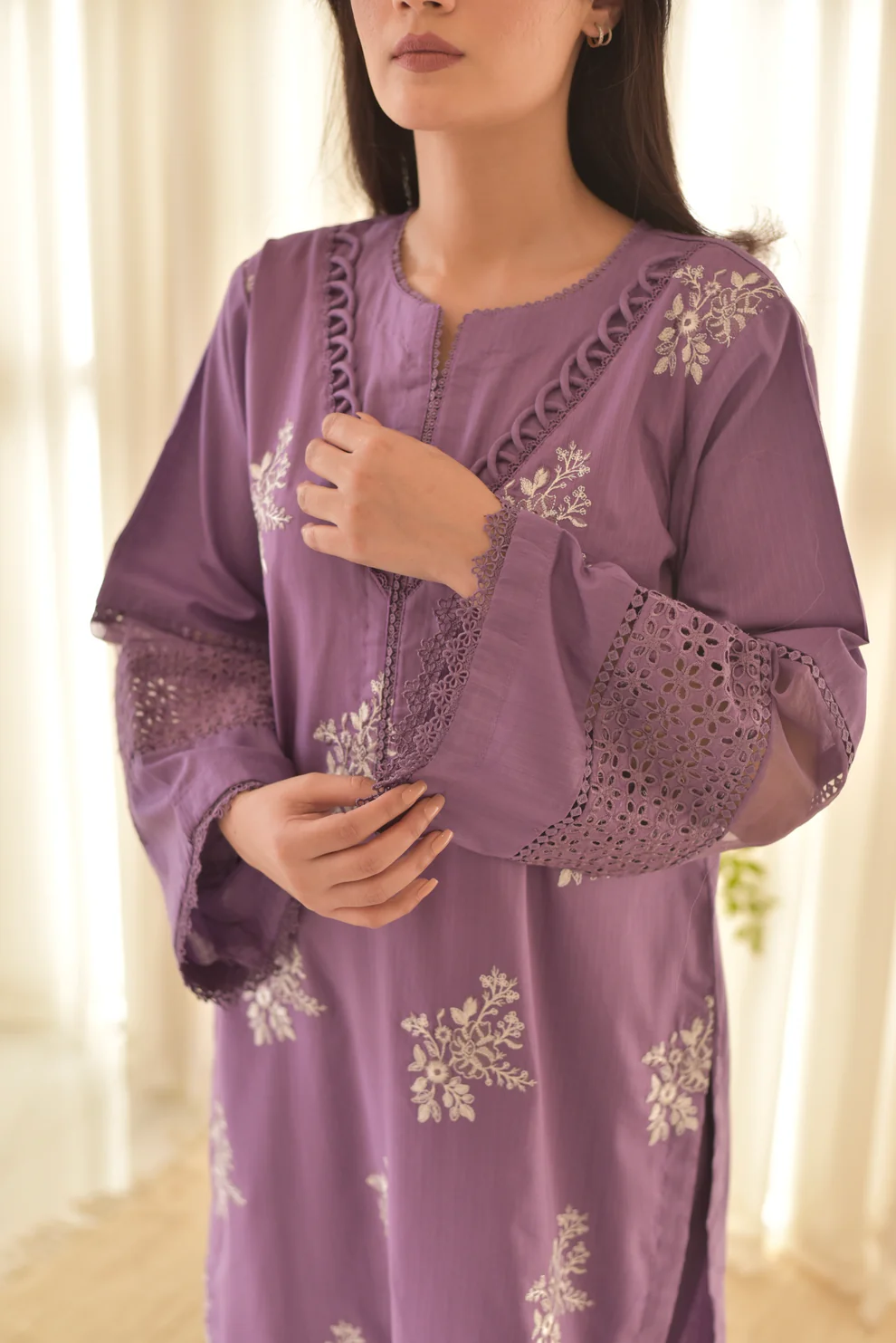 Amethyst Roman Silk Embroidered Kurta Pant & Dupatta