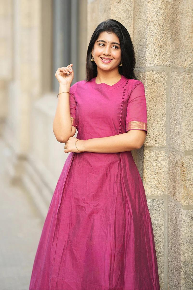 Magneta Handloom A-line Kurta Set