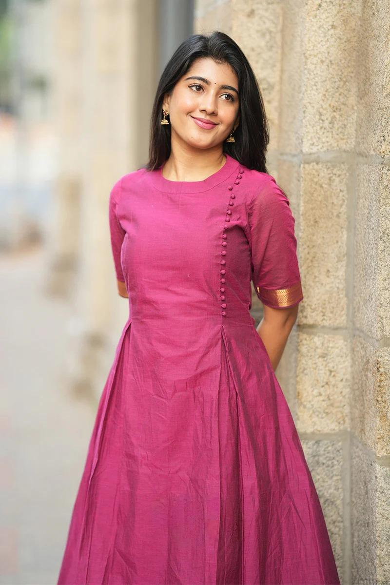 Magneta Handloom A-line Kurta Set