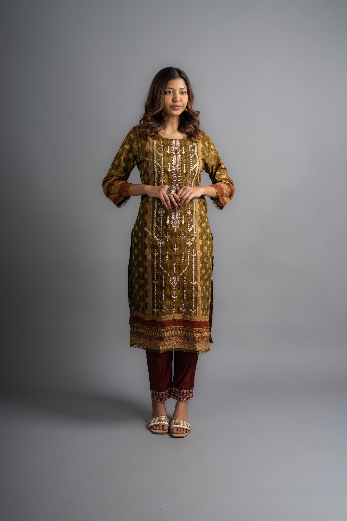 Henna Green Embroidered Cotton kurta pants with Dupatta (Set of 3)