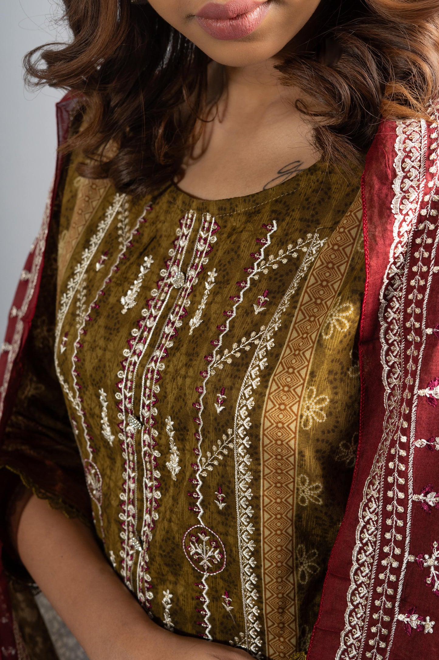 Henna Green Embroidered Cotton kurta pants with Dupatta (Set of 3)