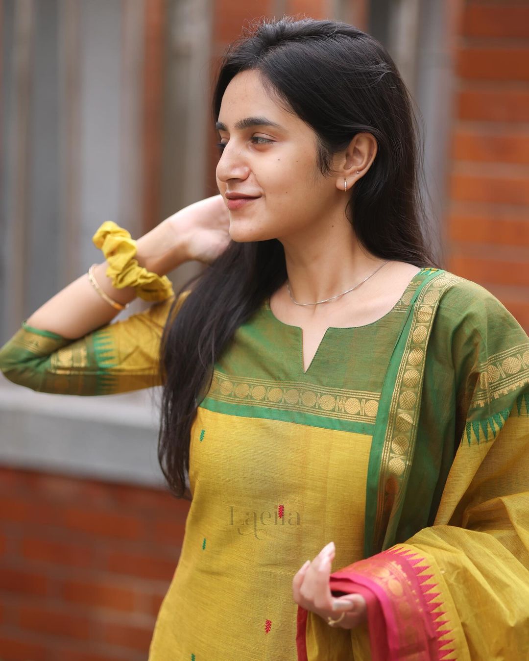 Kanchi Cotton Kurta Pant & Dupatta With Jacquard Weaving