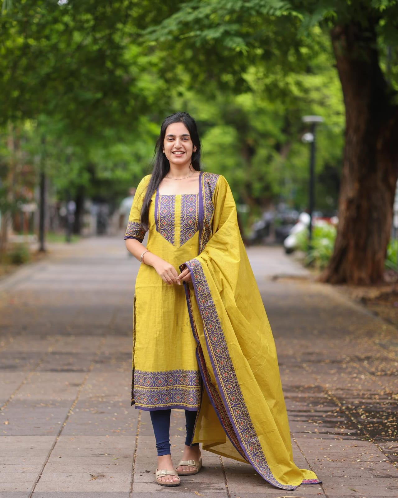 Kanchi Cotton Kurta Pant & Dupatta With Jacquard Weaving