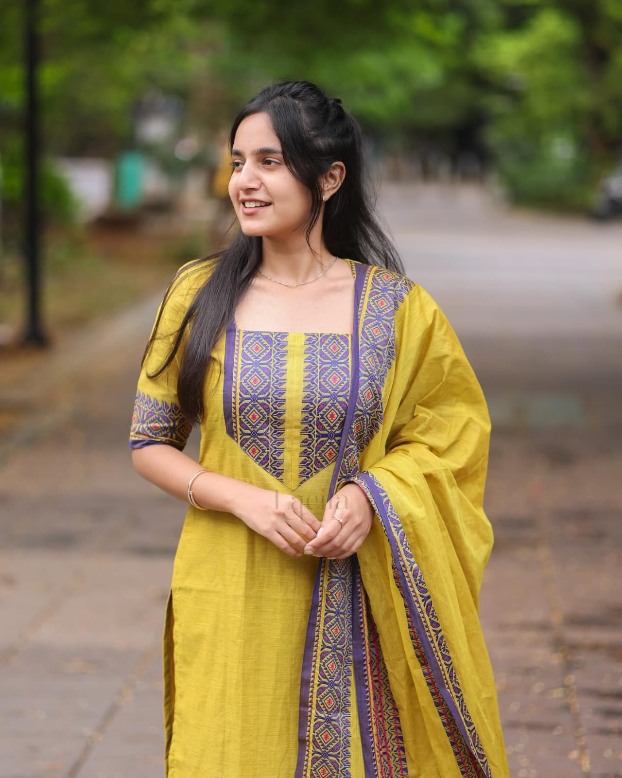 Kanchi Cotton Kurta Pant & Dupatta With Jacquard Weaving