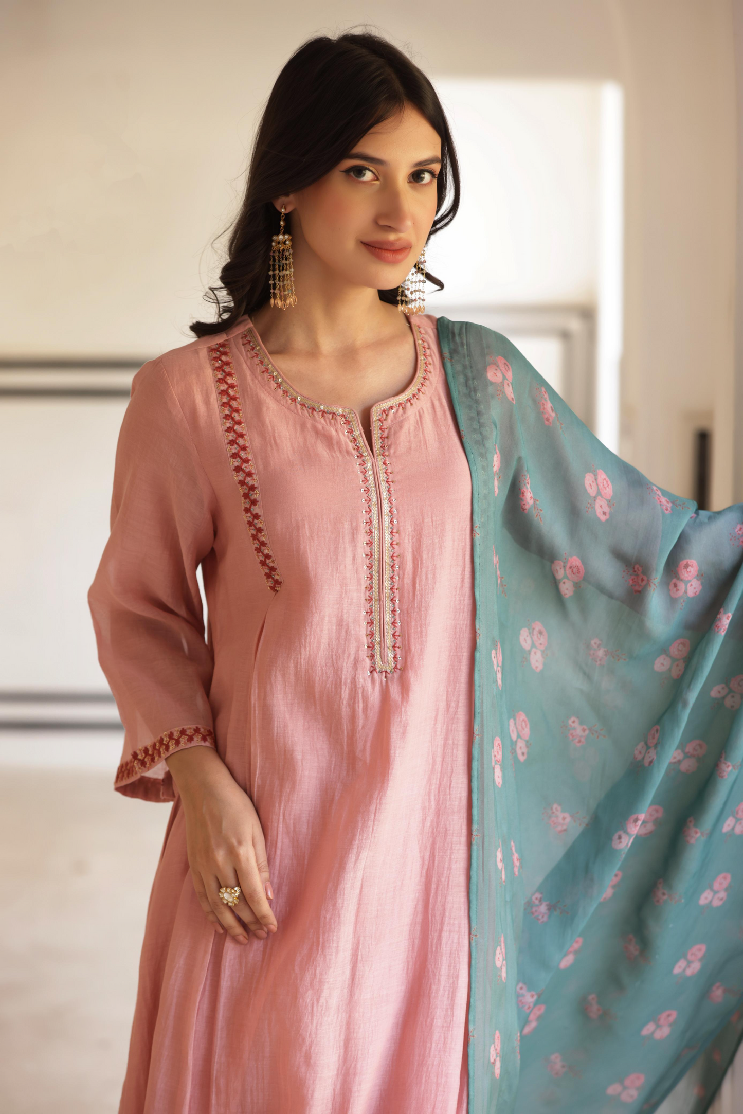 Mul Chanderi Embroidered Kurta Pant & Dupatta