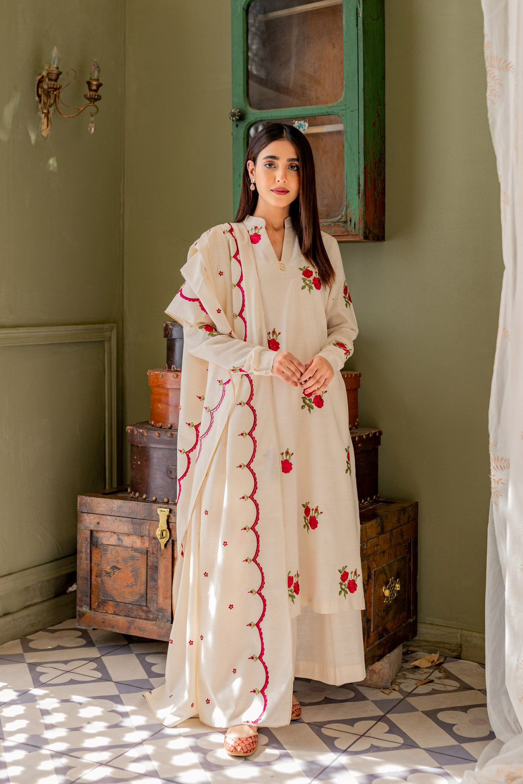 Floral Printed Latkan Neckline Kurta Palazzo With Malmal Dupatta