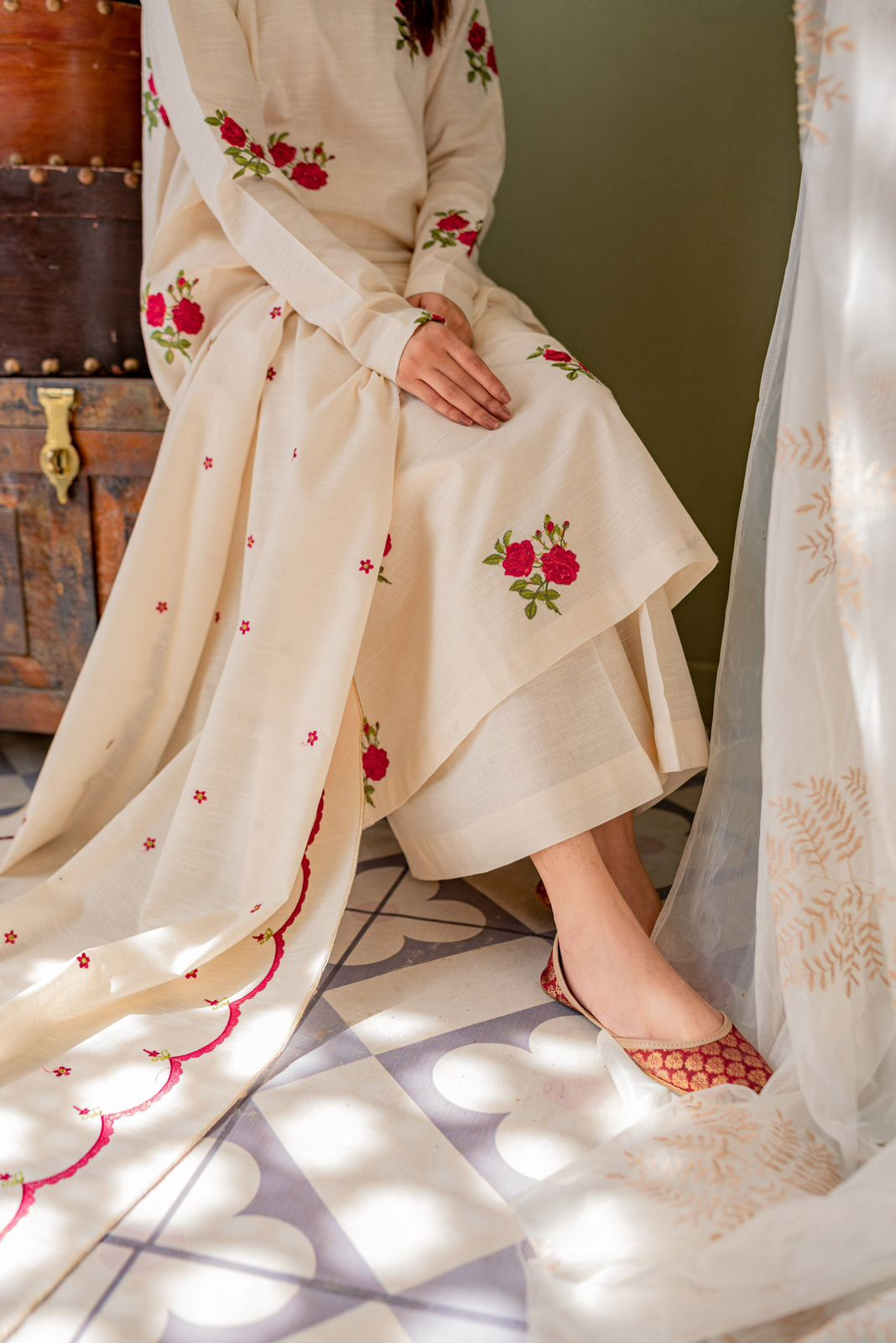 Floral Printed Latkan Neckline Kurta Palazzo With Malmal Dupatta