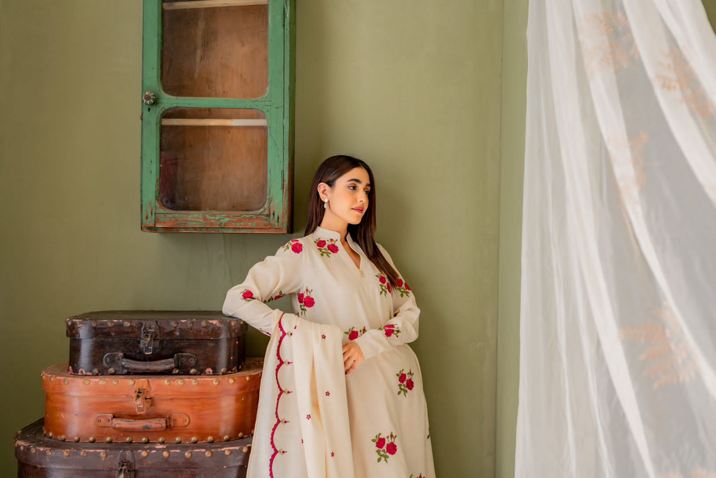 Floral Printed Latkan Neckline Kurta Palazzo With Malmal Dupatta