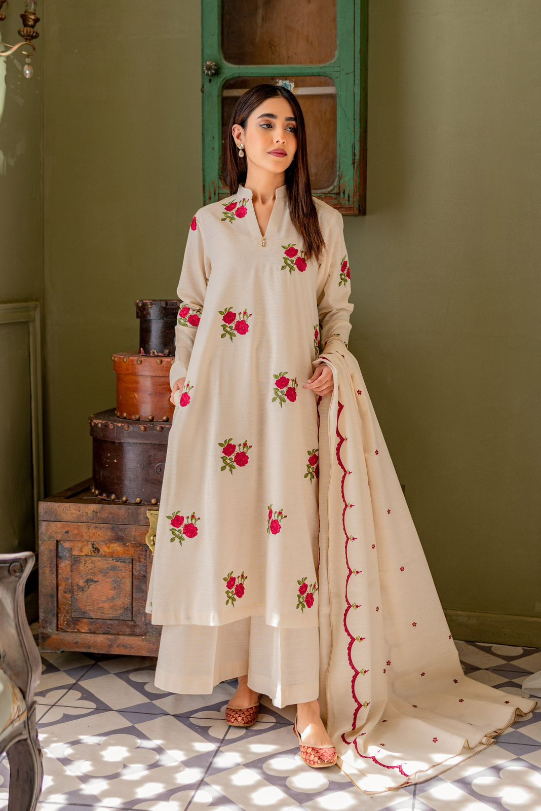 Floral Printed Latkan Neckline Kurta Palazzo With Malmal Dupatta