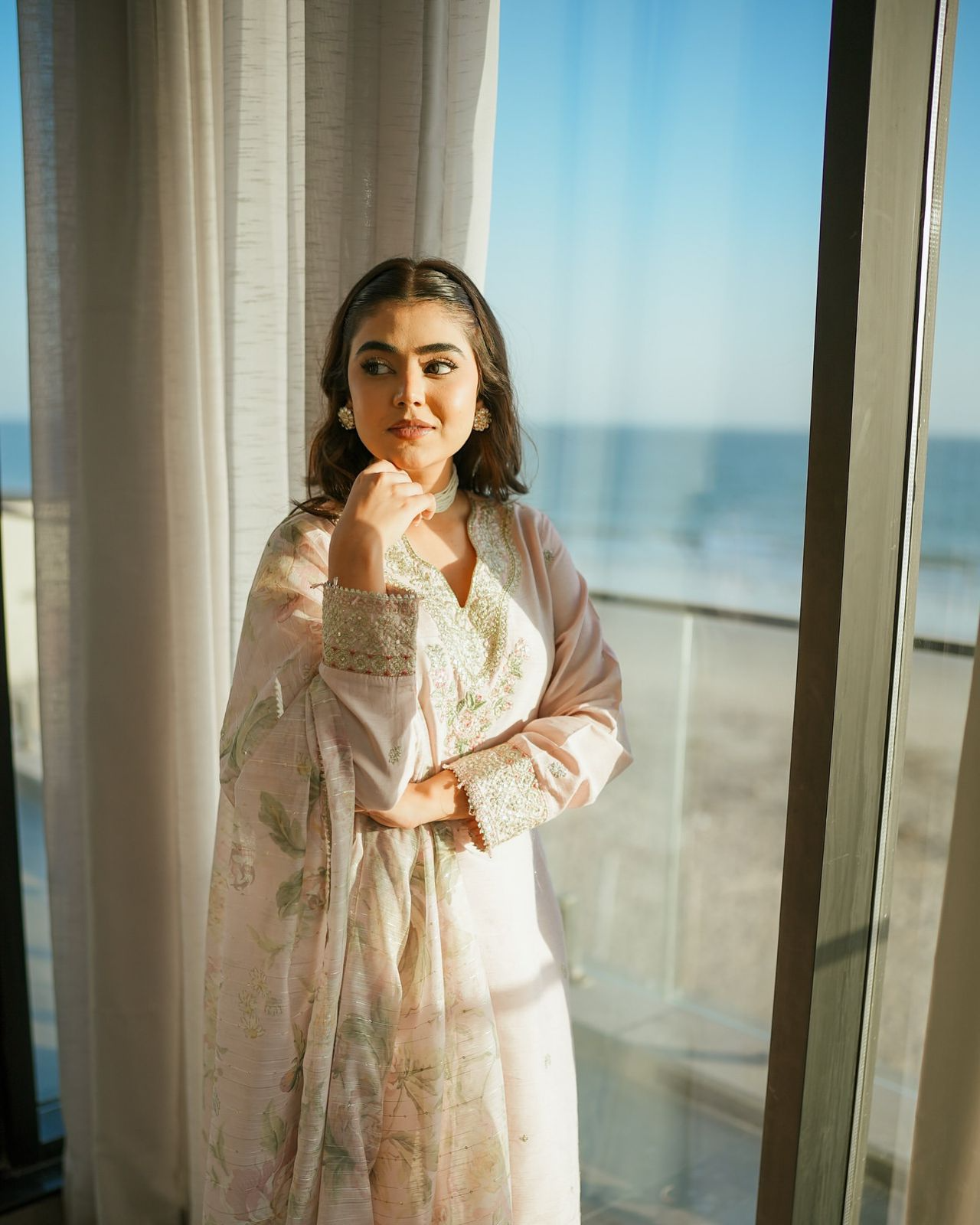 Ivory Shimmery Embroidered Crepe Kurta Plazzao With Chinon Dupatta