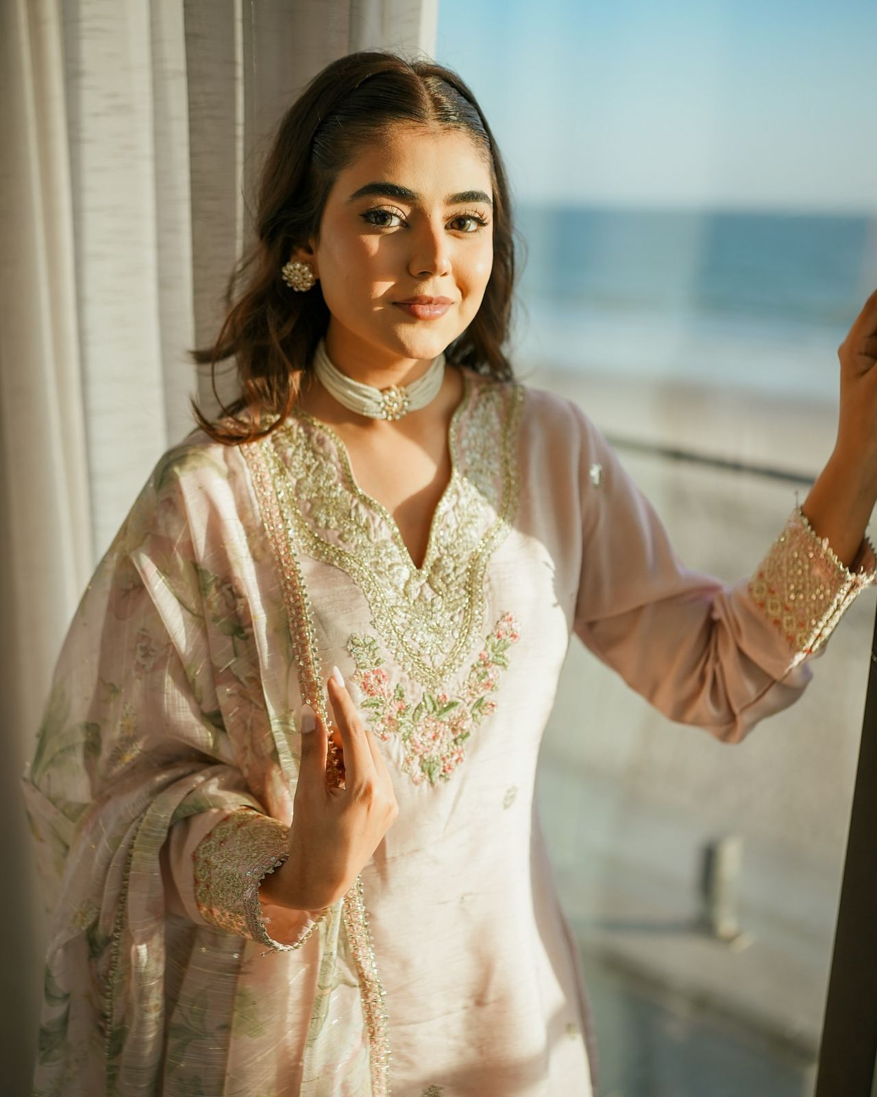 Ivory Shimmery Embroidered Crepe Kurta Plazzao With Chinon Dupatta