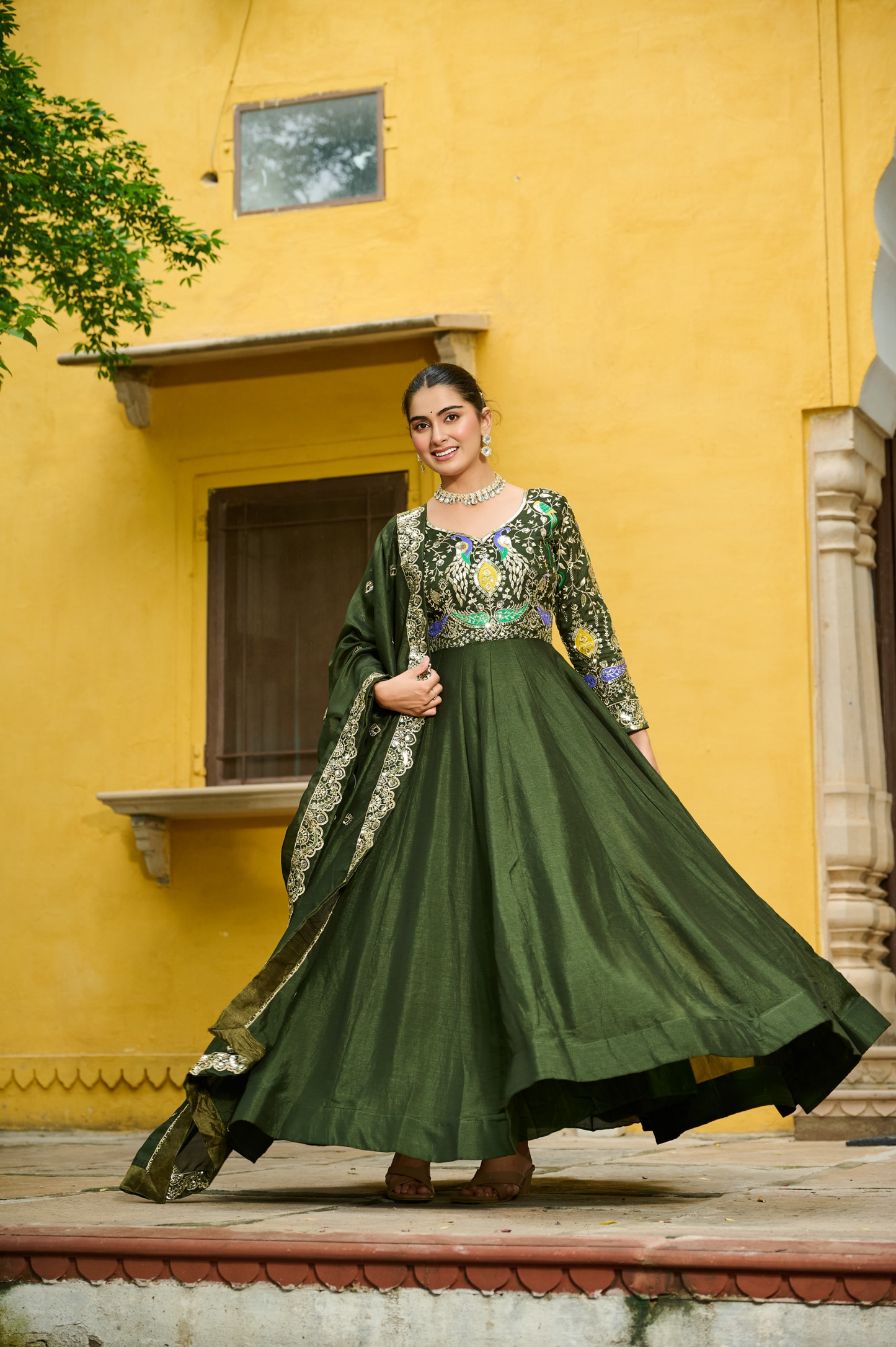 Henna Vichitra Multi-Thread Embroidered Gown