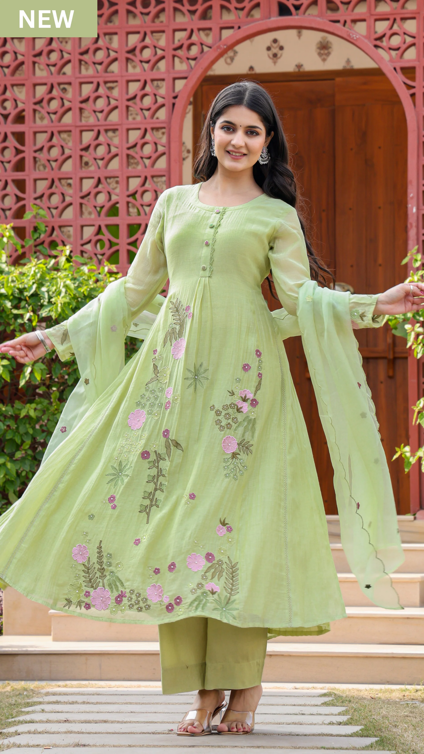 Mul Chenderi Embroidered Applic Work Kurta Pant & Dupatta (2 Colors)