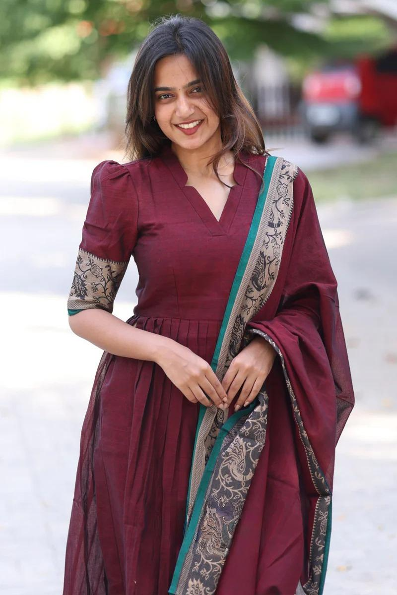 Maroon Handloom Gathered Kurta Set With Thread Weaving Of Peacock Motifs