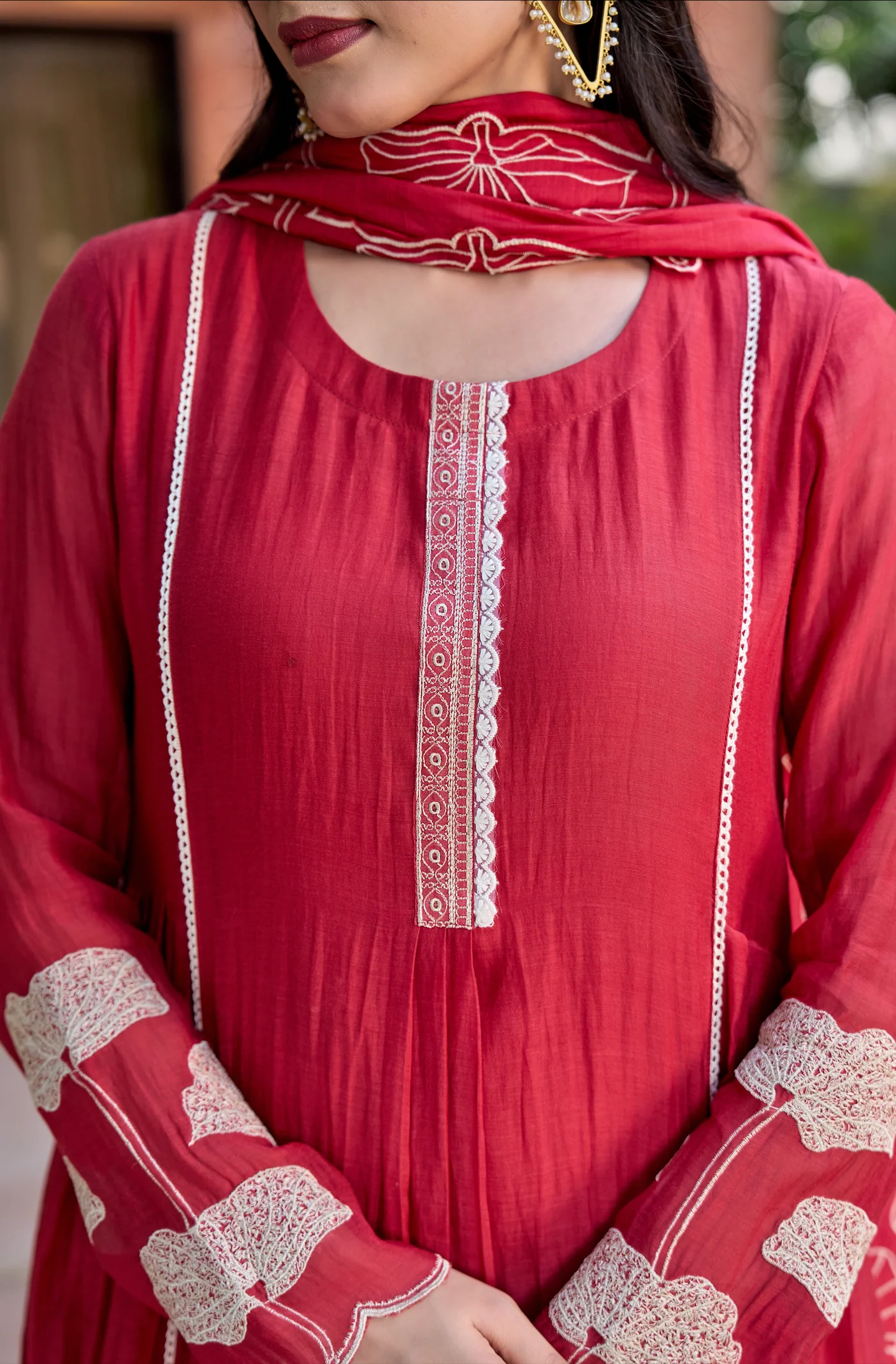 Red Mul Chanderi Embroidered Kurta Suit Set With Applique Work