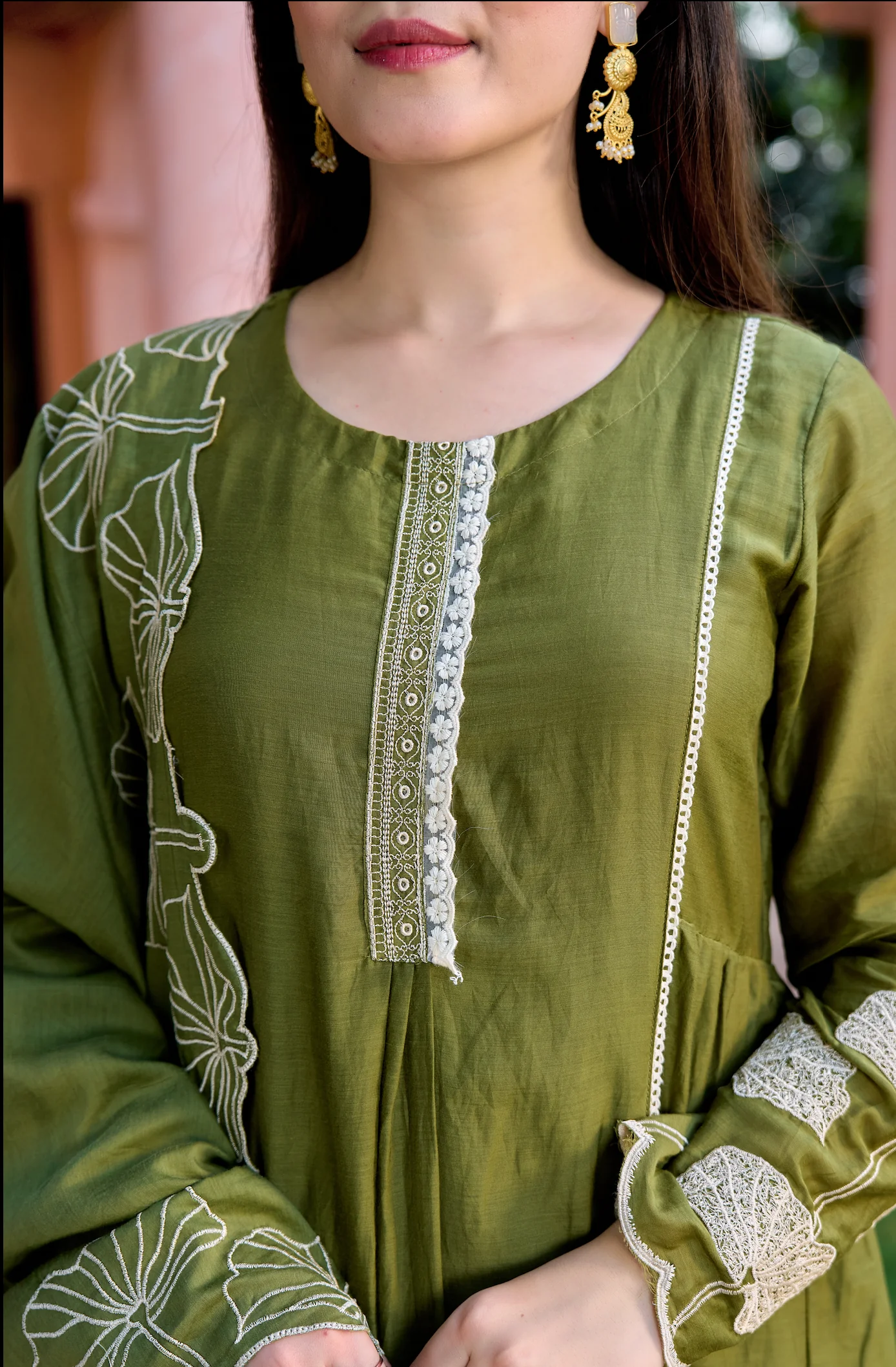 Henna Mul Chanderi Embroidered Kurta Suit Set With Applique Work