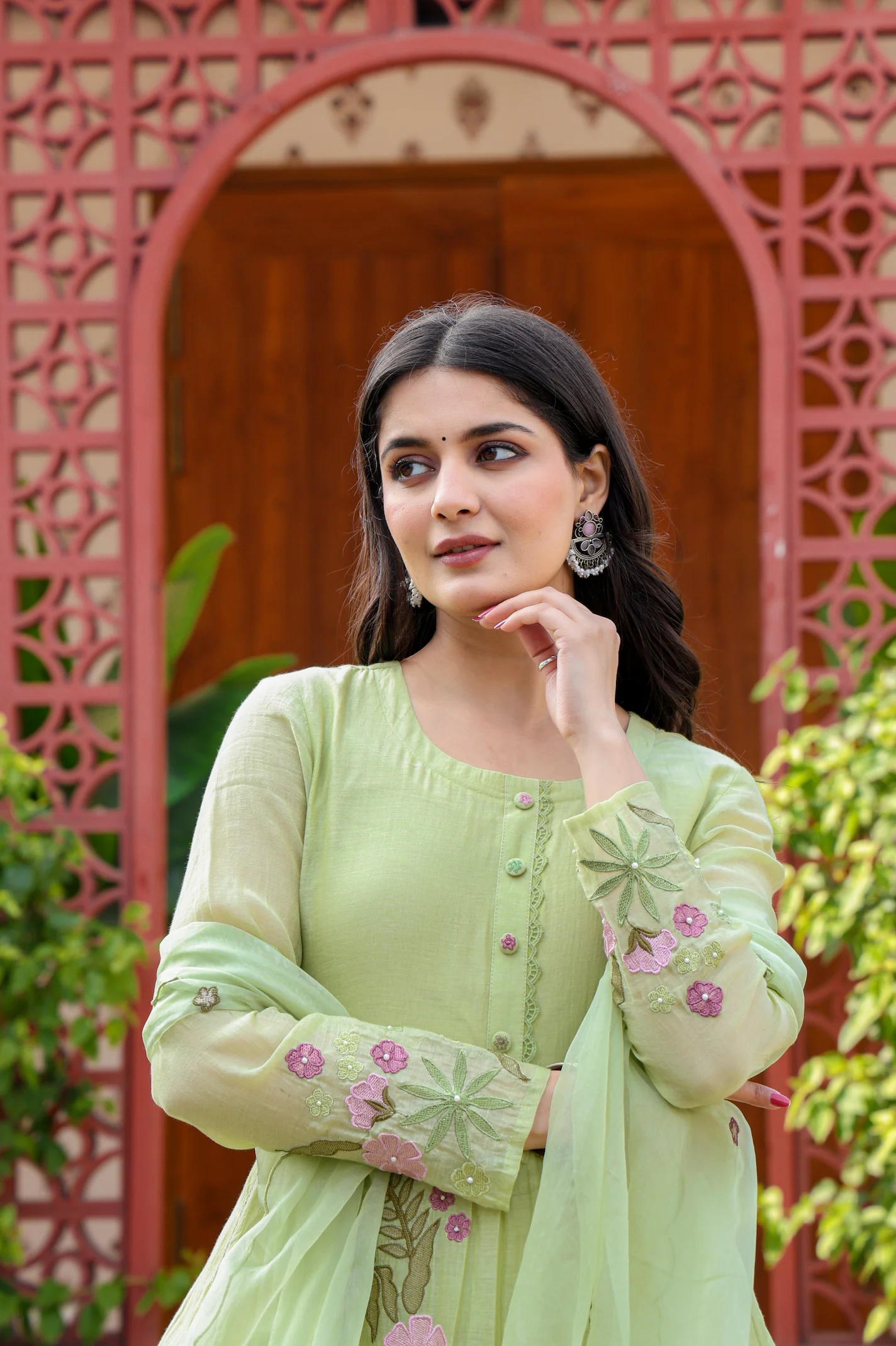 Mul Chenderi Embroidered Applic Work Kurta Pant & Dupatta (2 Colors)