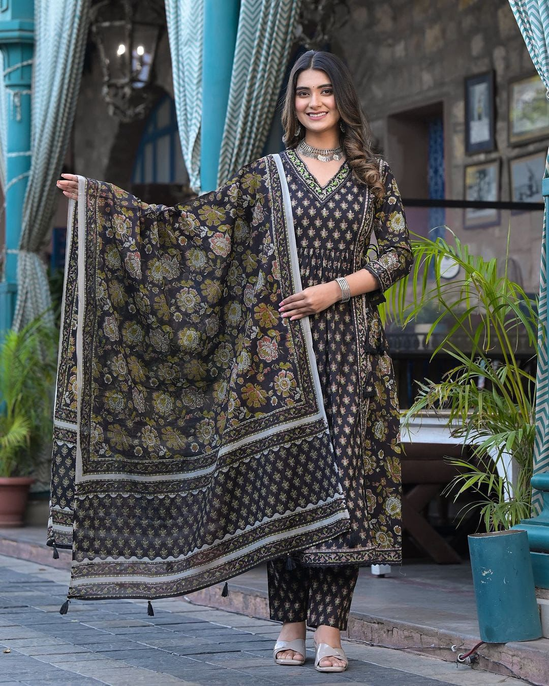 Cotton Dabu Printed & Embroidered Kurta Pant & Dupatta Set (2 Colors)