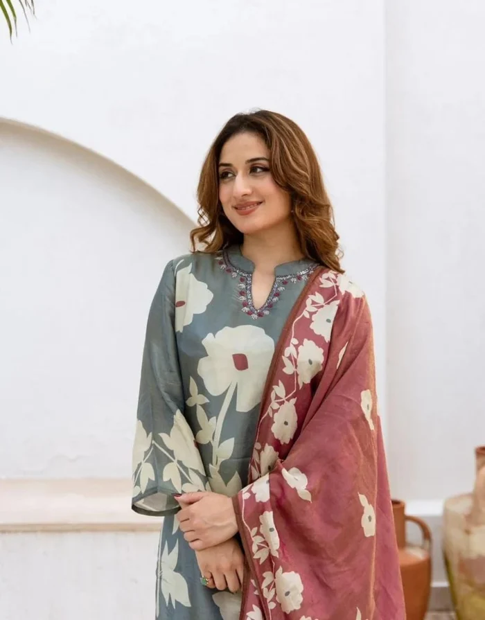 Beautiful Cotton Floral Printed Kurti Pant Dupatta Set (2 Colors)