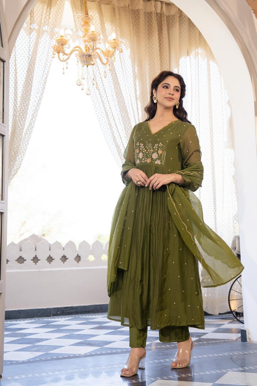 Henna Mul Chanderi Embroidered Suit Set