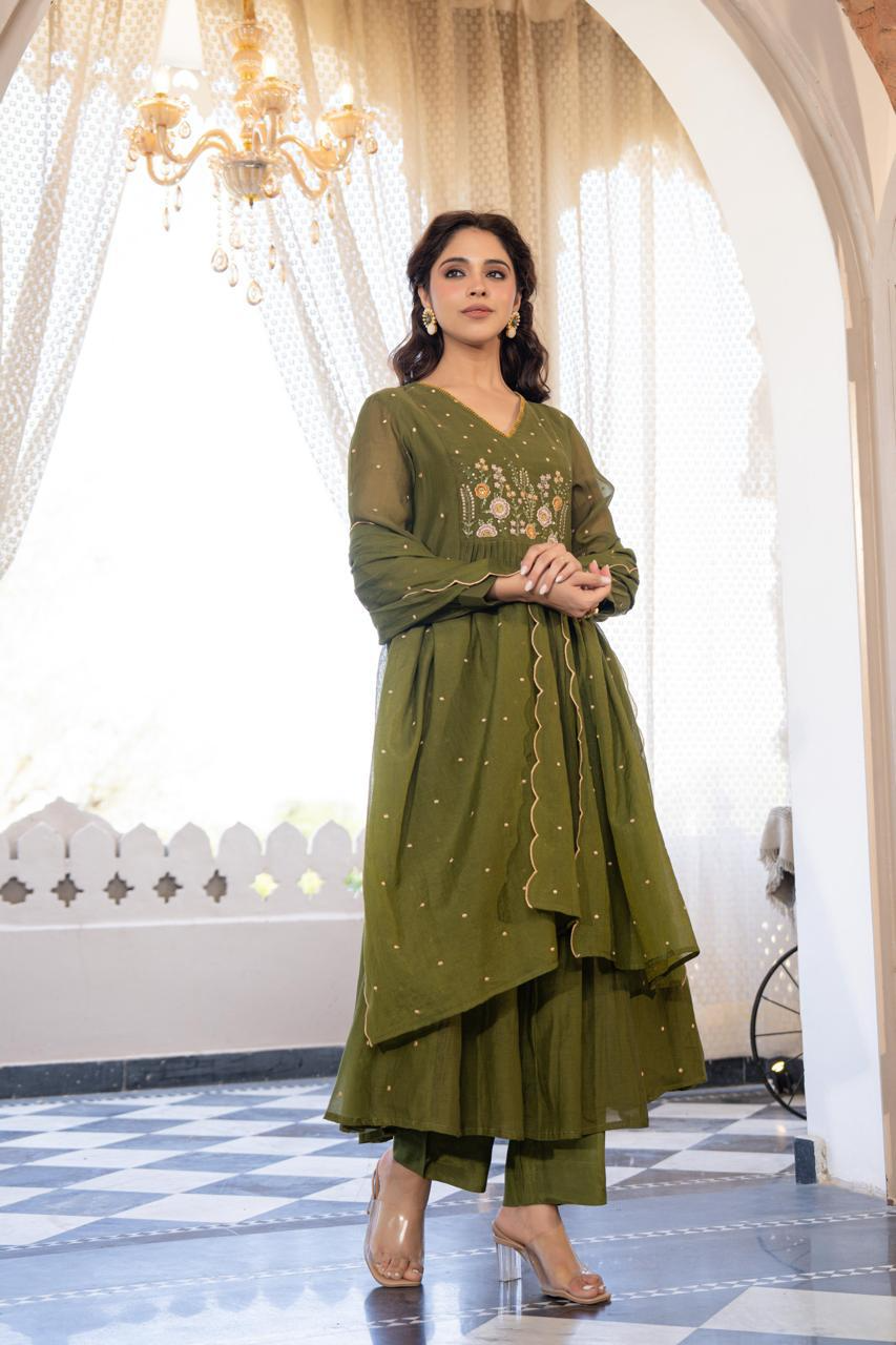 Henna Mul Chanderi Embroidered Suit Set