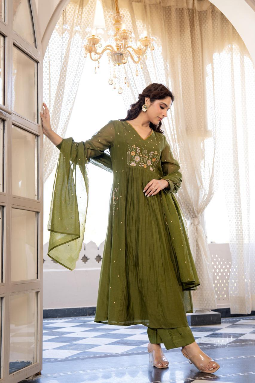 Henna Mul Chanderi Embroidered Suit Set