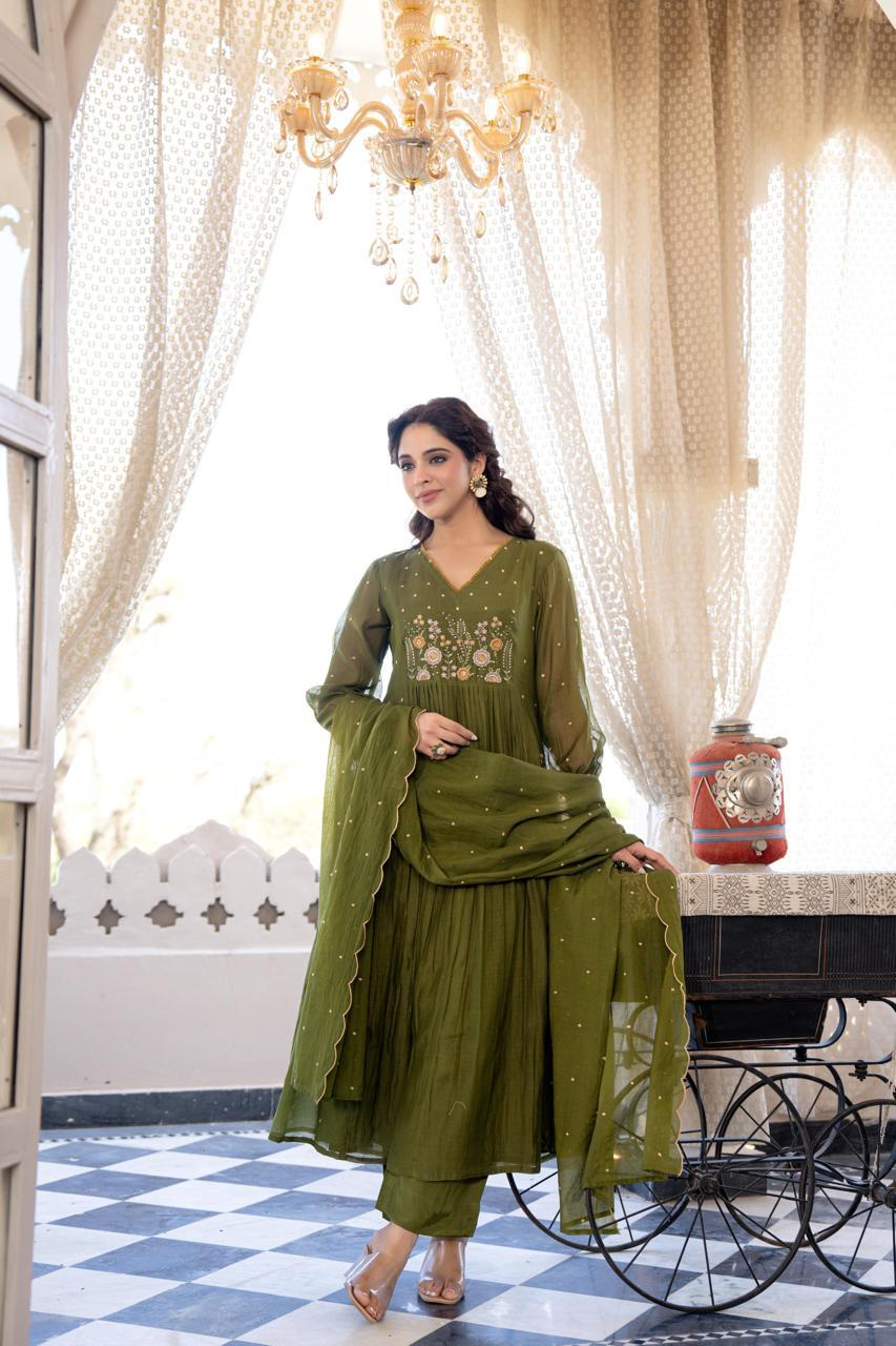 Henna Mul Chanderi Embroidered Suit Set