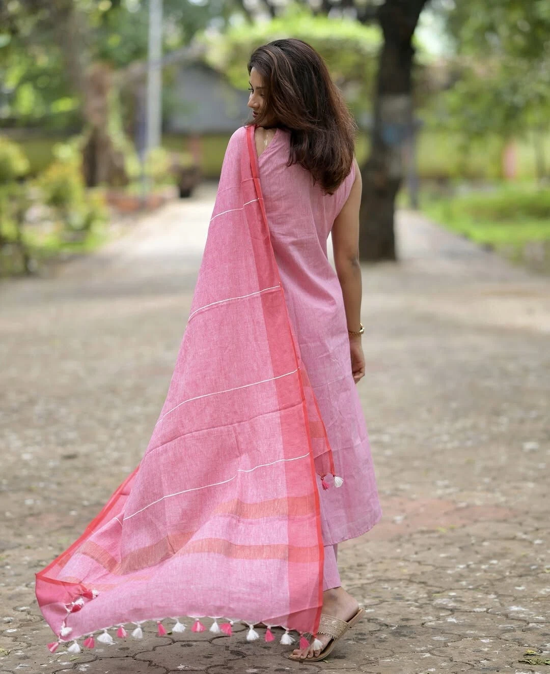 Pink Handloom A Line Kurti With Palazzo & Linen Dupatta