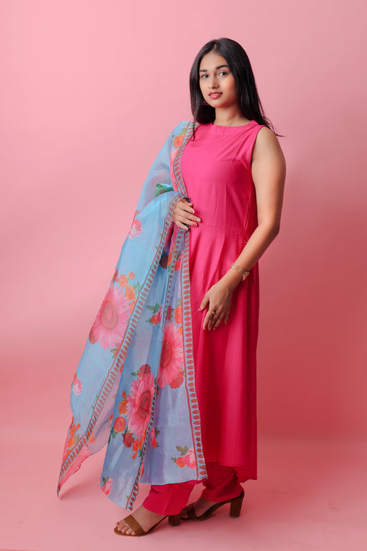 Pink Solid Cotton Rayon Kurta & Pants With Organza Dupatta