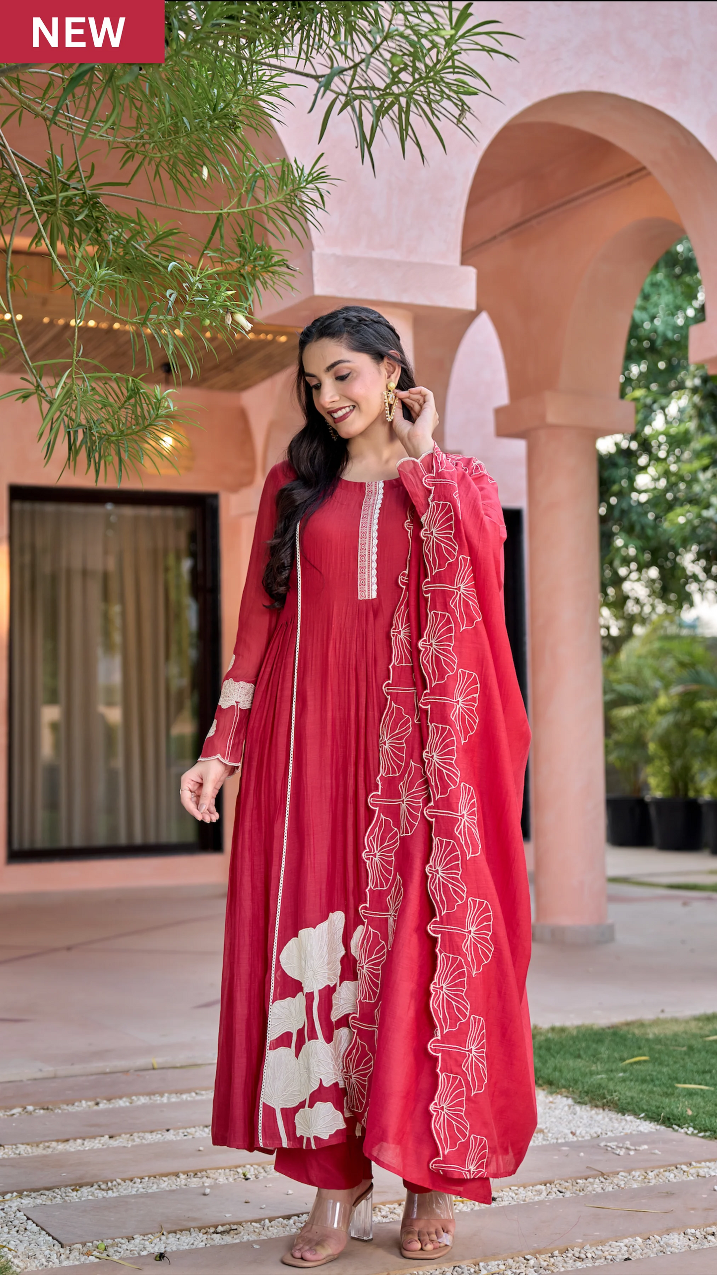 Red Mul Chanderi Embroidered Kurta Suit Set With Applique Work