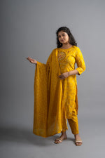 Yellow Cotton Printed Kurta pants with Dupatta (Set of 3)