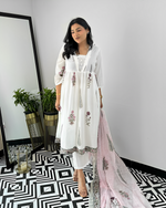 Floral Printed Kurta Pant With Cotton Malmal Dupatta