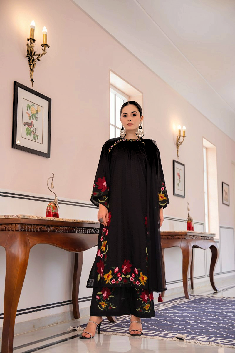 Black Cotton Slub Kurta Set With Floral Embroidery And Straight Pants