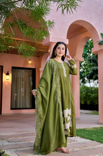Henna Mul Chanderi Embroidered Kurta Suit Set With Applique Work