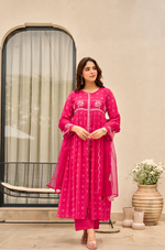 Rose Cotton  Printed & Embroidered Kurta Pant With Organza Dupatta