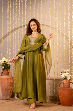 Emralld Festive Russian Silk Suit Set