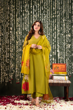 Olive Crush Chanderi Embroidered Applique Work Suit Set