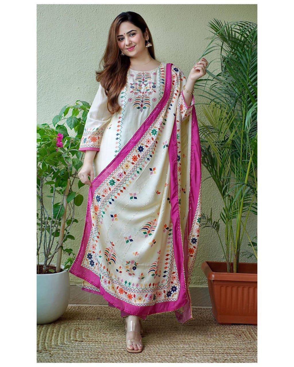 Beautiful  Printed Muslin Hand Work Kurta Pant With Dupatta