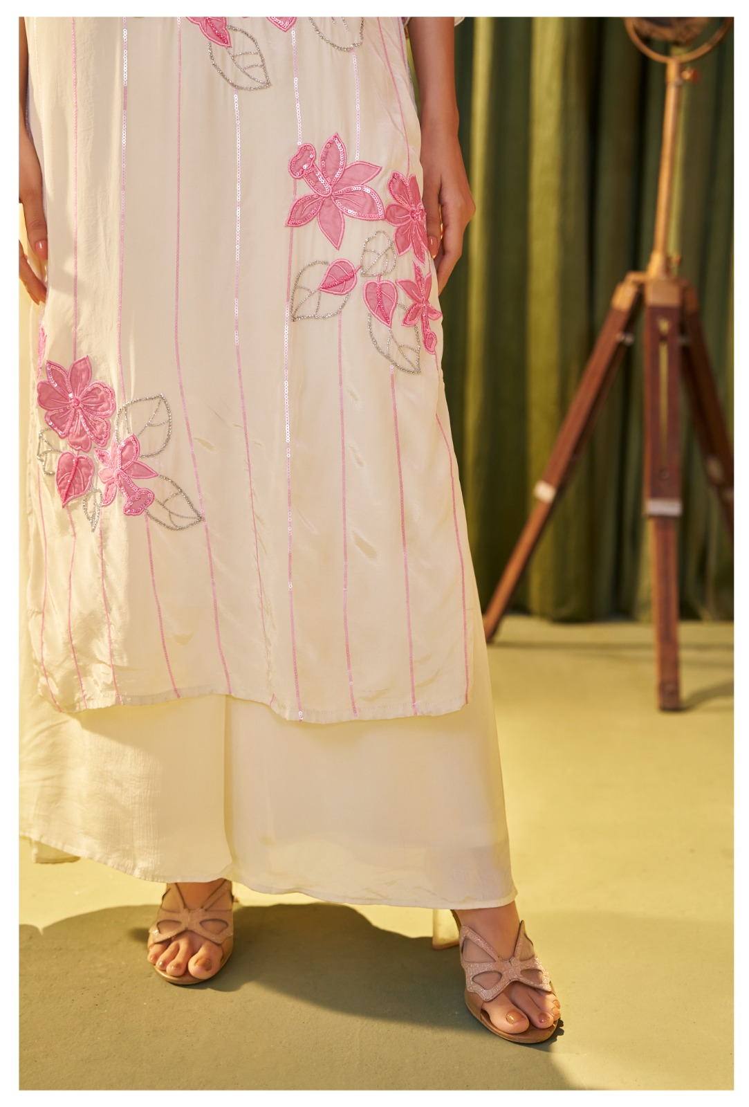 Pink Floral Applique Work Crepe Kurta Suit Set