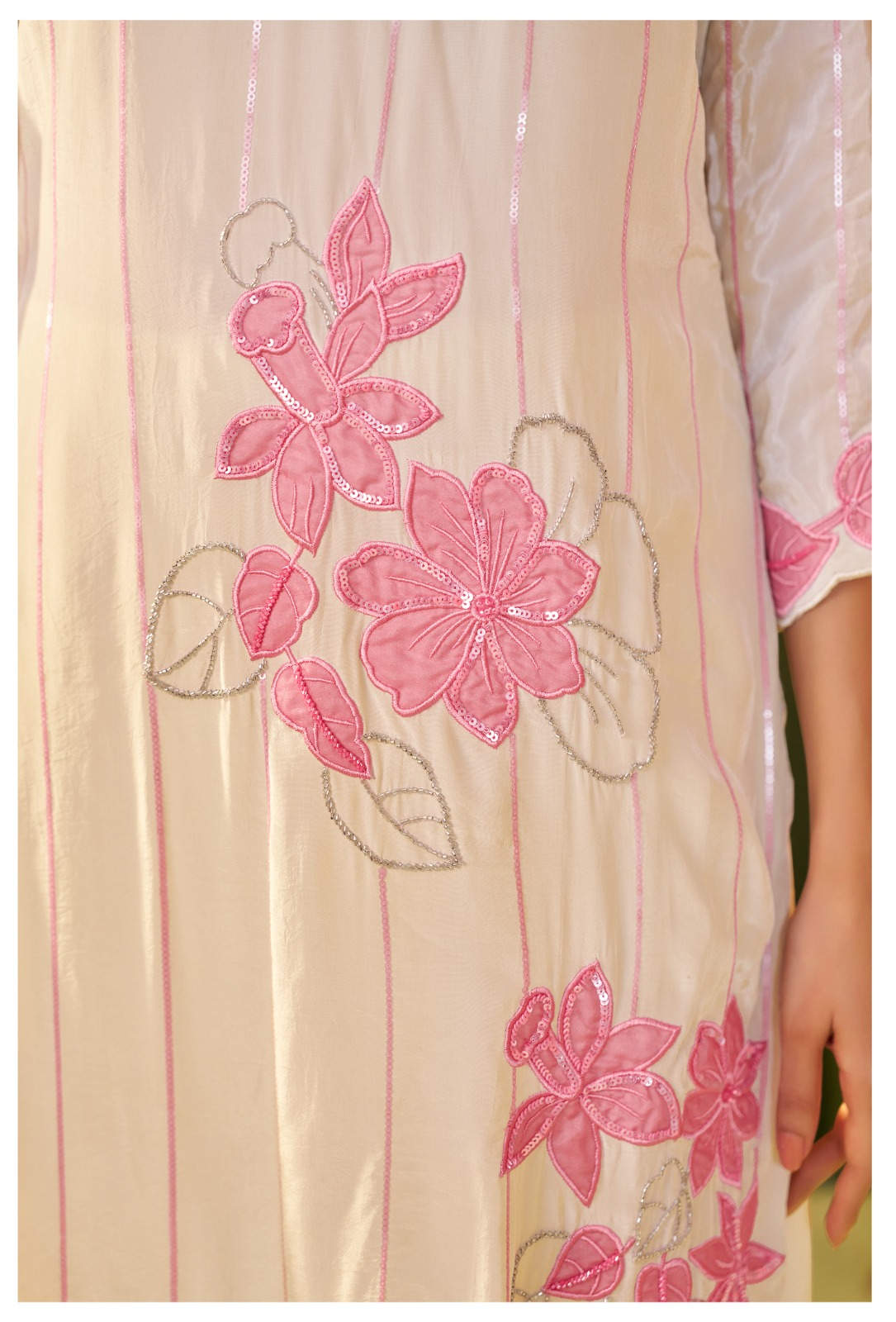 Pink Floral Applique Work Crepe Kurta Suit Set
